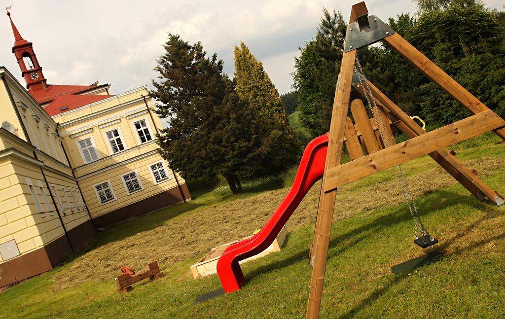 Penzion Zamek Rozsochatec Exterior foto