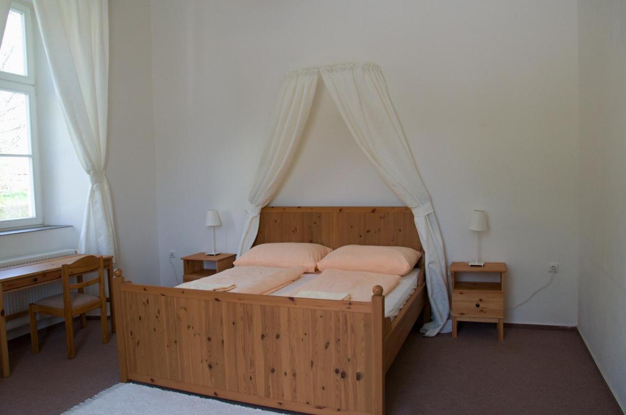 Penzion Zamek Rozsochatec Exterior foto